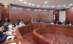 Llaman a evitar violencia política contra las mujeres en conferencia