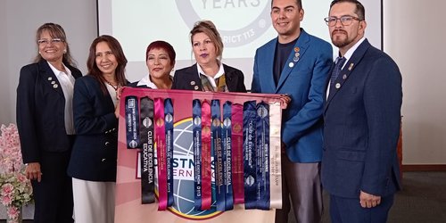 Toma protesta comité ejecutivo 2024-2025 del Club Toastmasters Coparmex San Luis