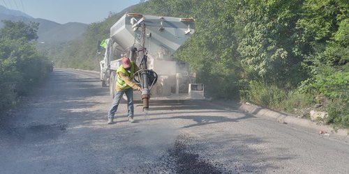 Gobierno Estatal inicia conservación del eje de Rayón - Lagunillas