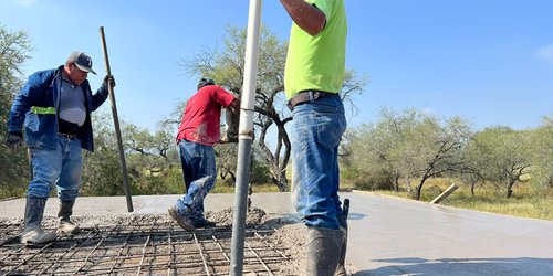 Avanza construcción de “descanso” en el panteón de La Laborcilla