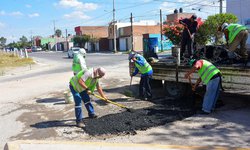 SGS fortalece si infraestructura vial con bacheo  permanente en diversas colonias